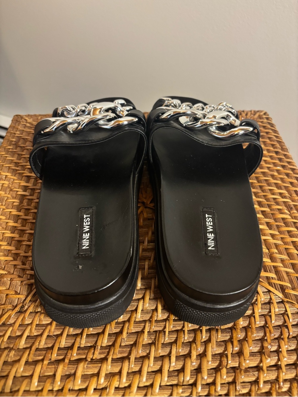 NWOT Nine West Black “Nope 3” Sandals with Chunky Silver Chains, size 7 - Picture 4 of 6